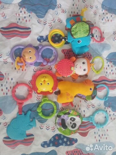 Подвесные игрушки infantino и fisher price