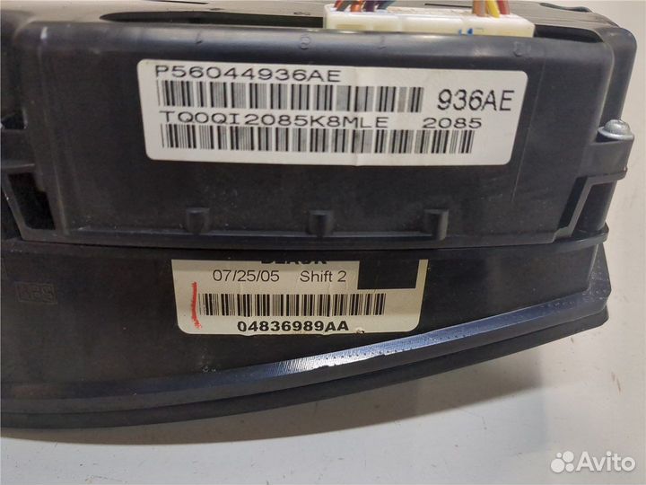 Щиток приборов Chrysler 300C, 2006