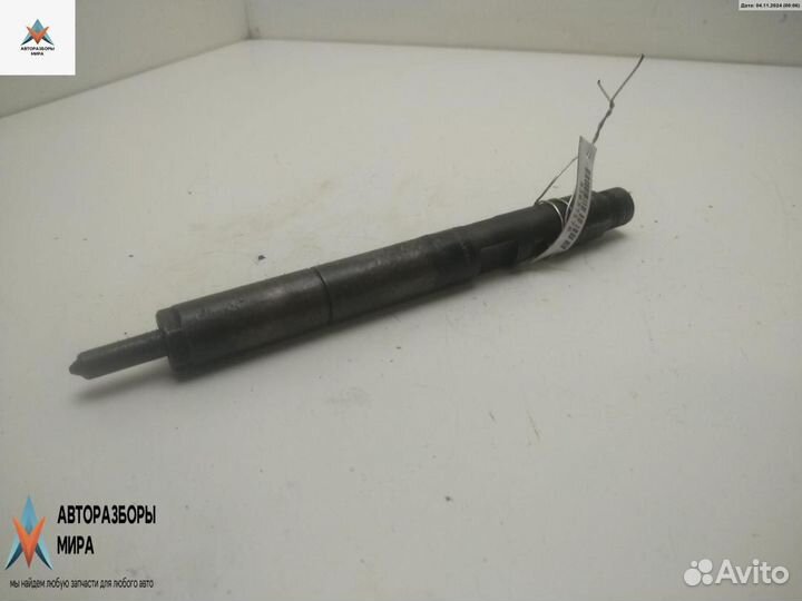 Форсунка Kia Carnival UP/GQ рест. 2003 33800-4X500