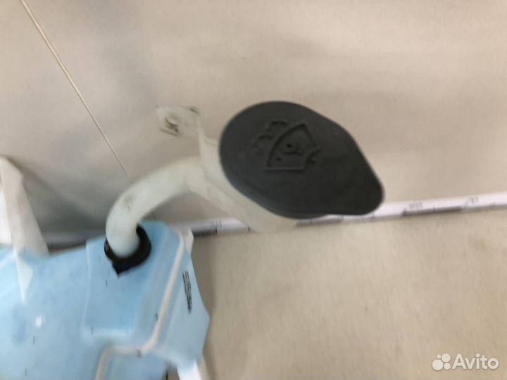 Бачок омывателя лобового стекла Nissan Tiida C11 2