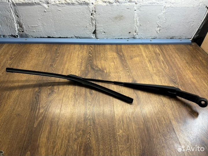 Дворник лобового стекла передний левый Chery Fora