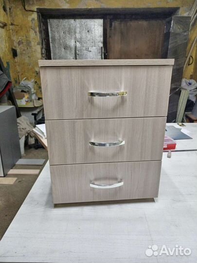 Тумба прикроватная