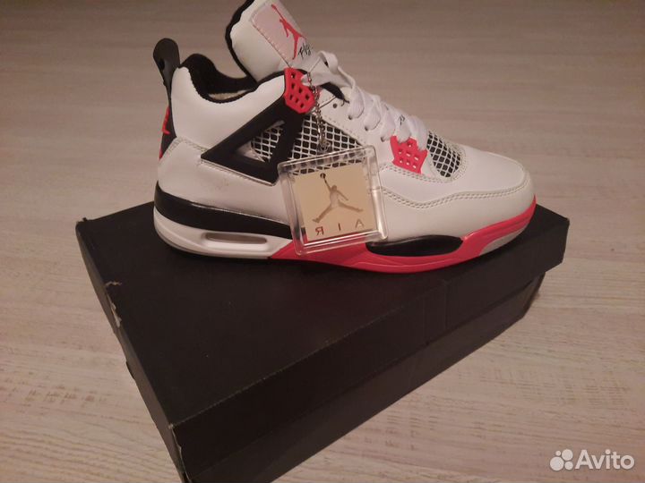 Кроссовки зимние nike air jordan 4