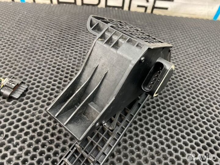 Педаль газа Mercedes-Benz C-Class W204 651.911 2.2