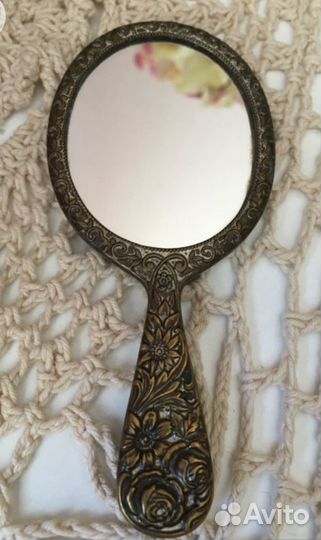 Миниатюрное старинное зеркальце