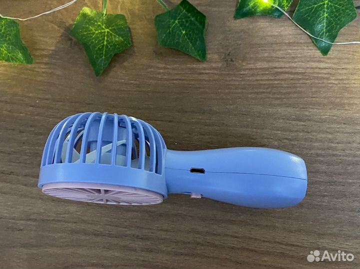 Ручной мини вентилятор