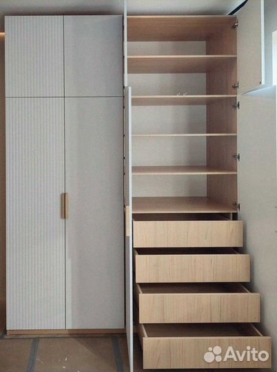 Шкаф угловой