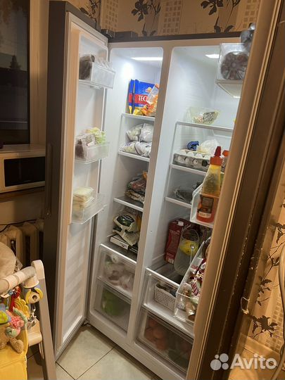 Холодильник двухстворчатый