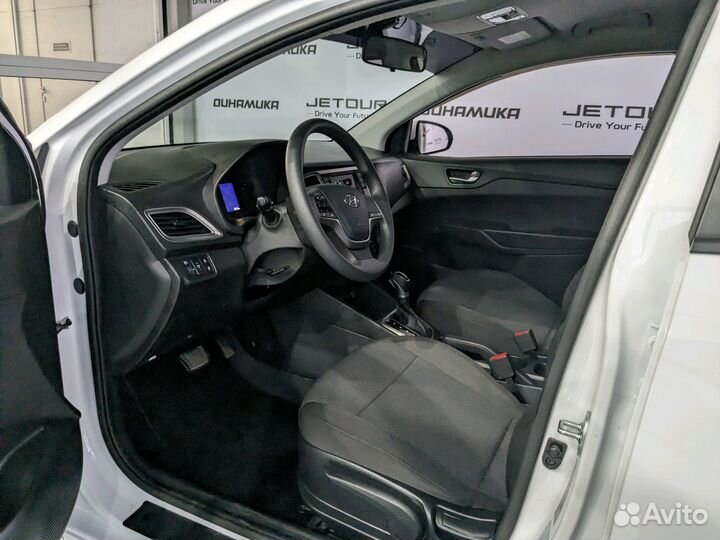 Hyundai Solaris 1.6 AT, 2021, 8 300 км