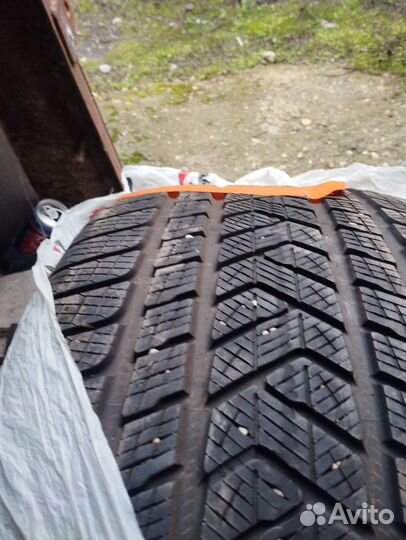 Pirelli Scorpion Winter 295/40 R21 111V