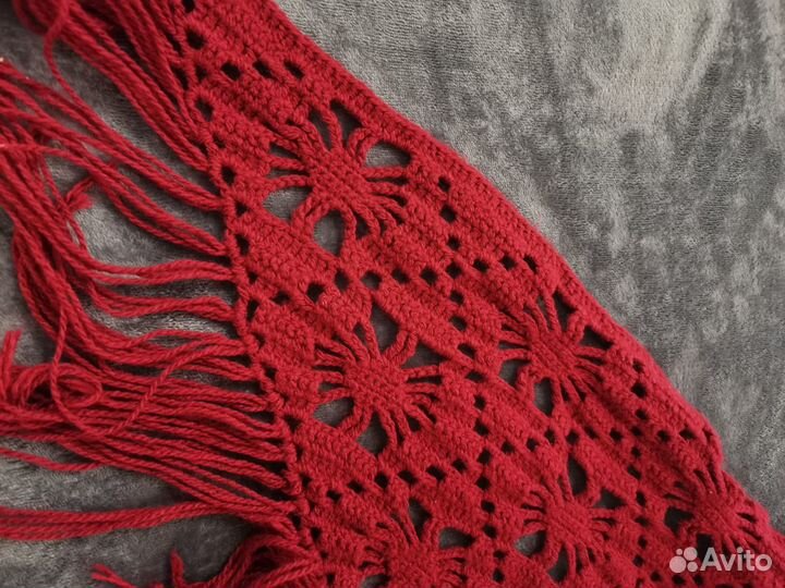 Шаль вязаная крючком. Ручная работа