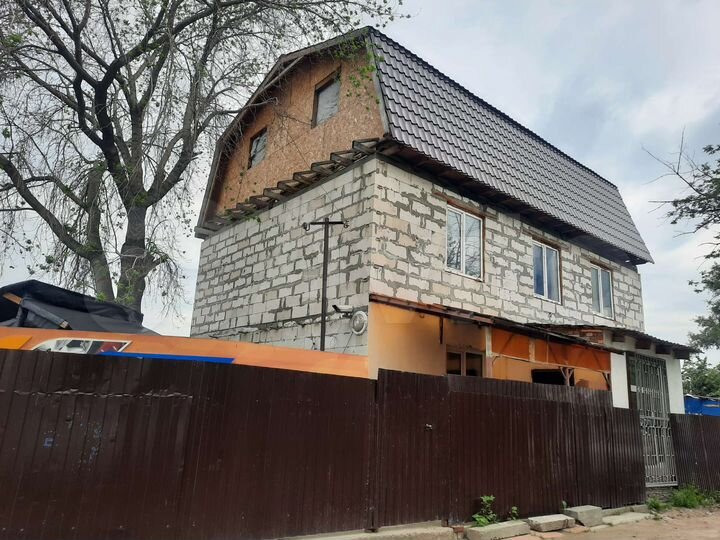 Дом 198 м² на участке 2,9 сот.