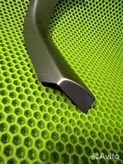 Накладка консоли АКПП левая Toyota Land Cruiser