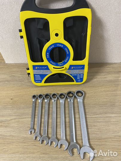 Набор ключей с трещоткой