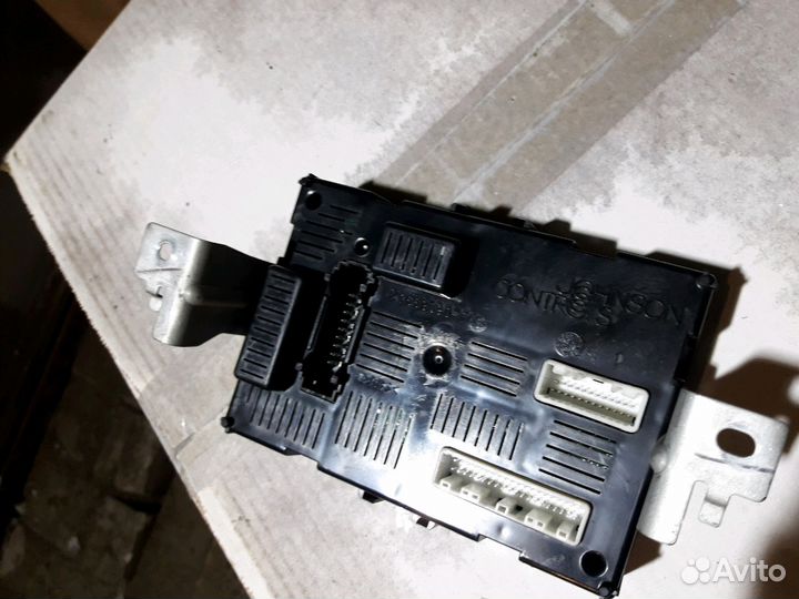 Блок комфорта ниссан тиида C11