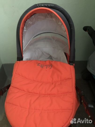 Прогулочная коляска