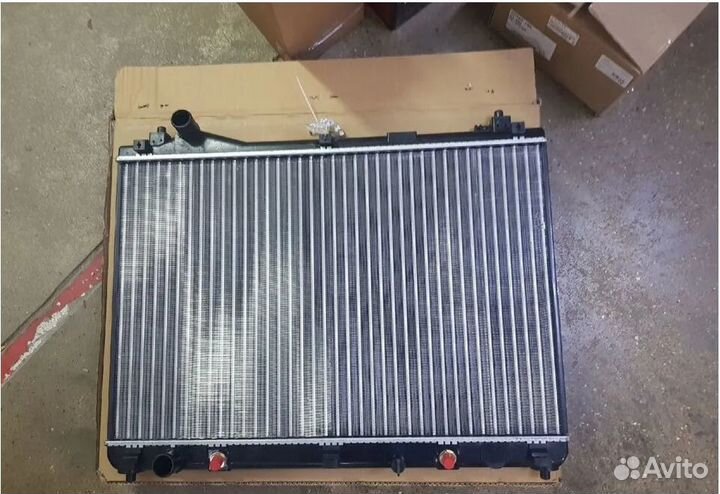 Радиатор охлаждения Сузуки Грант Витара
