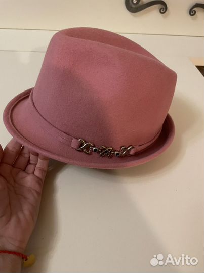 Шляпа из шерсти розовая