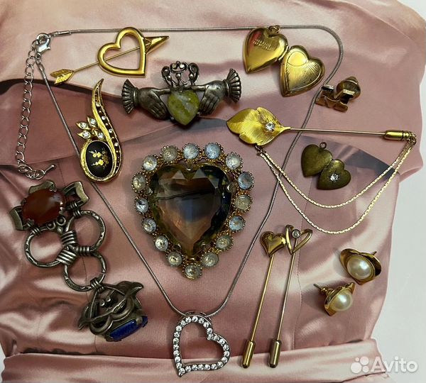 Броши и кулоны винтаж о любви и дружбе