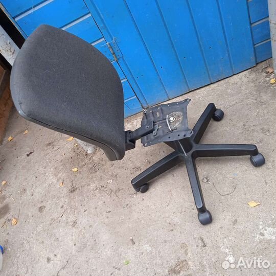 Офисное кресло на запчасти