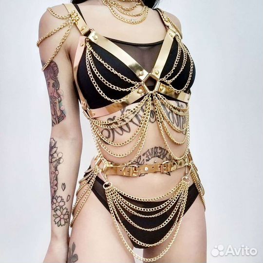 Золотой костюм портупея с цепочкой юбка с цепью дл
