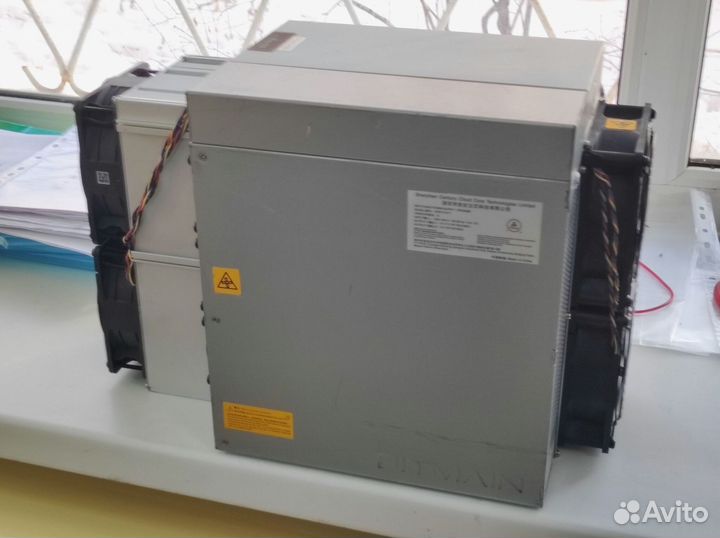 Asic майнер Bitmain Antminer S19