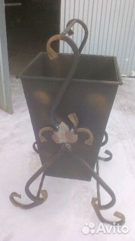 Урна с элементами ковки