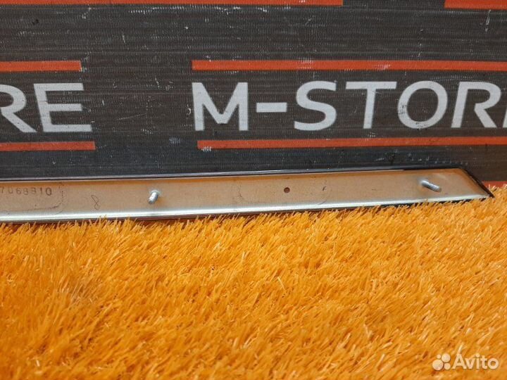 Декоративная накладка двери задняя правая Bmw