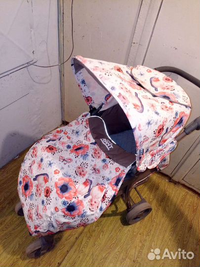 Прогулочная коляска