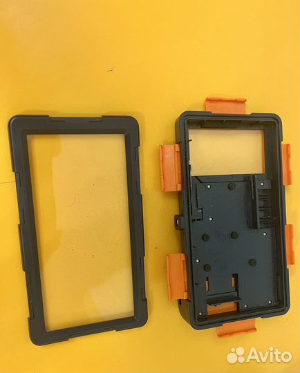 Челол для телефона универсальный