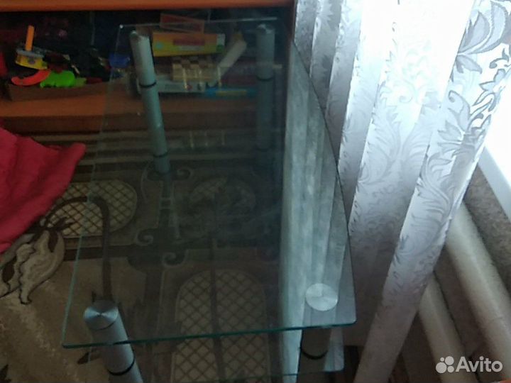 Стеклянная тумба