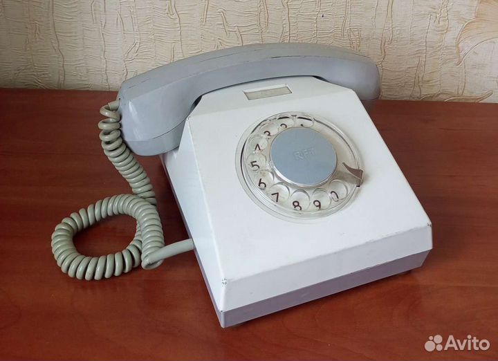 Телефонный аппарат дисковый