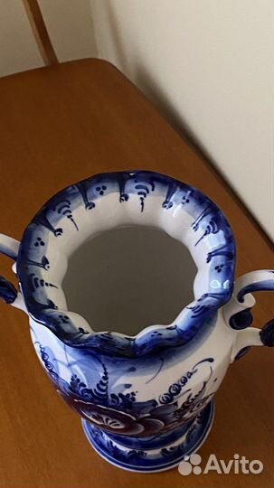 Ваза для цветов настольная Гжель