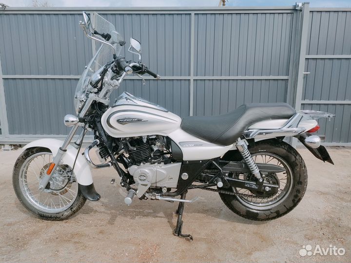 Bajaj Avenger cruise 220
