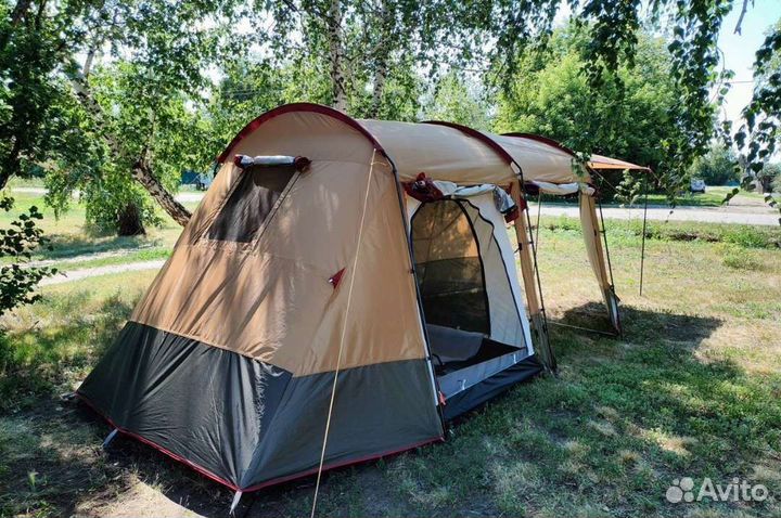 Палатка с металлическим каркасом