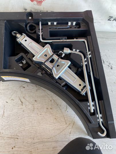 Lexus RX4 Набор инструментов