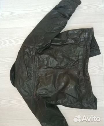 Куртка детская кожанная, размер примерно 122, цела