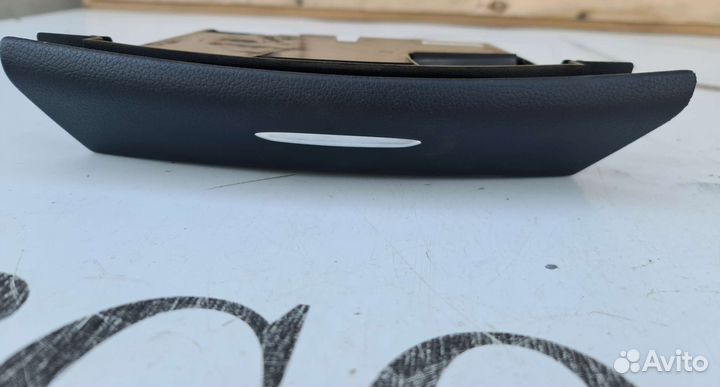 Вещевой отсек центральной консоли Mercedes W222