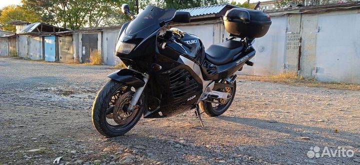 Мотоцикл Suzuki RF900R