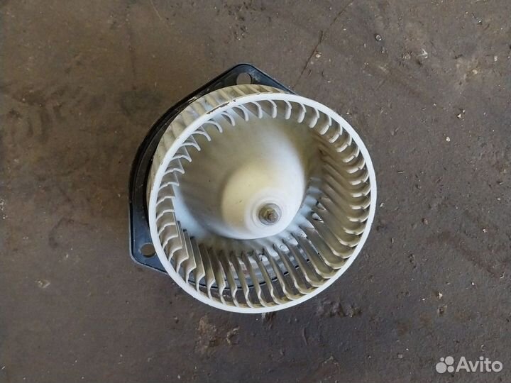 Вентилятор печки Mitsubishi Pajero 1 п.руль