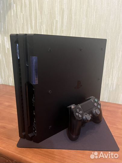 Sony PS4 pro 1 tb в идеале не вскрывалась
