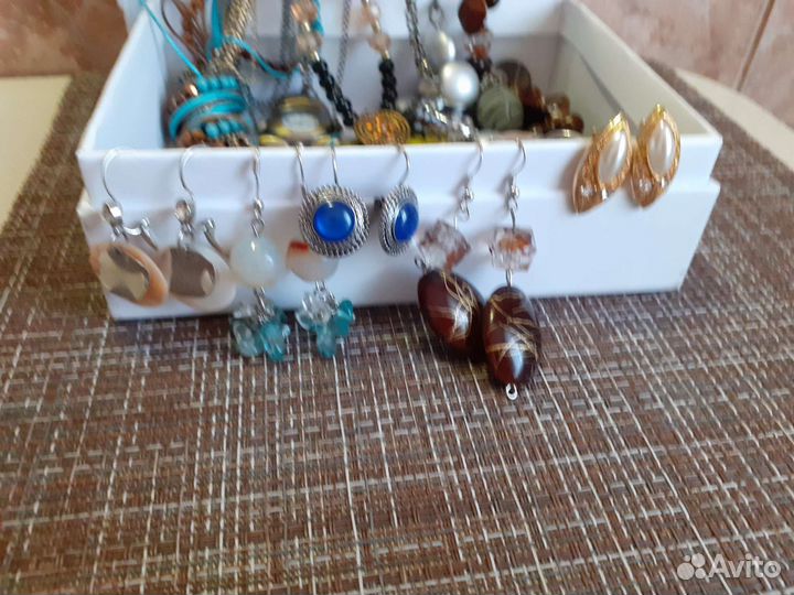 Серьги,колье,бусы,цепочки,кольца браслеты