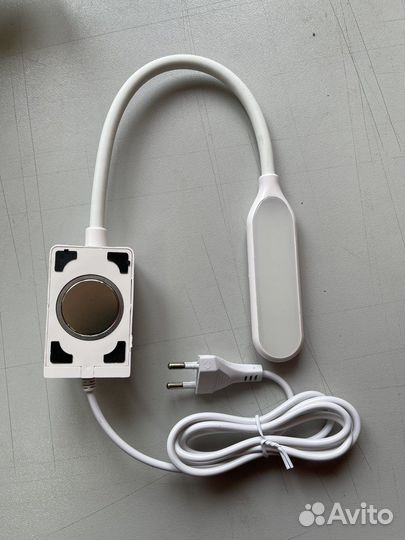 Лампа на магните Jack