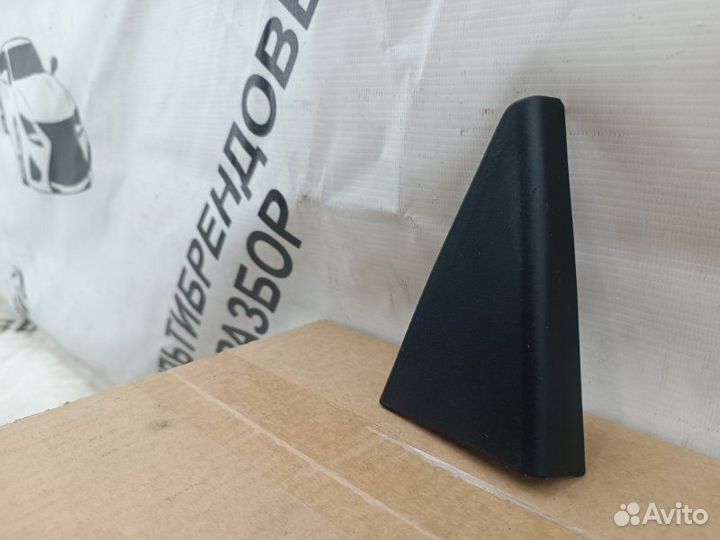 Уголок зеркала правый Toyota Land Cruiser Prado