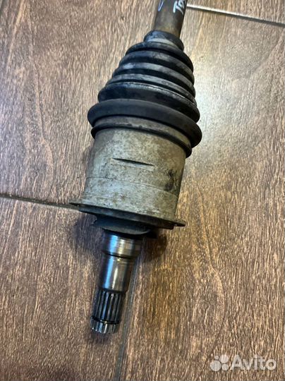 Полуось передняя левая Toyota Picnic I