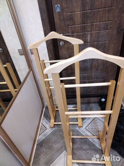 Вешалка для одежды напольная деревянная