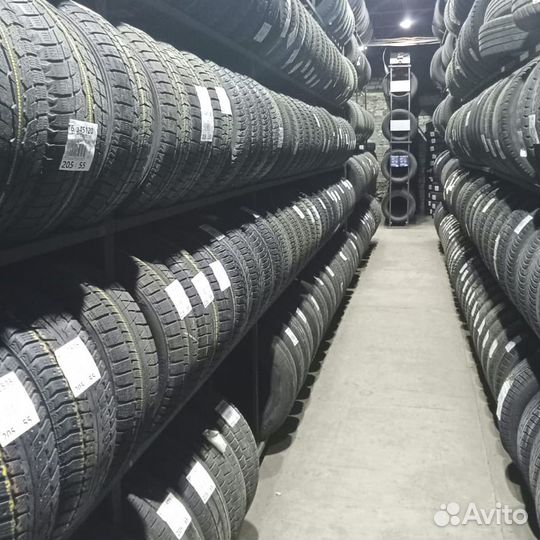 Kumho WinterCraft SUV Ice WS31 215/70 R16 102H