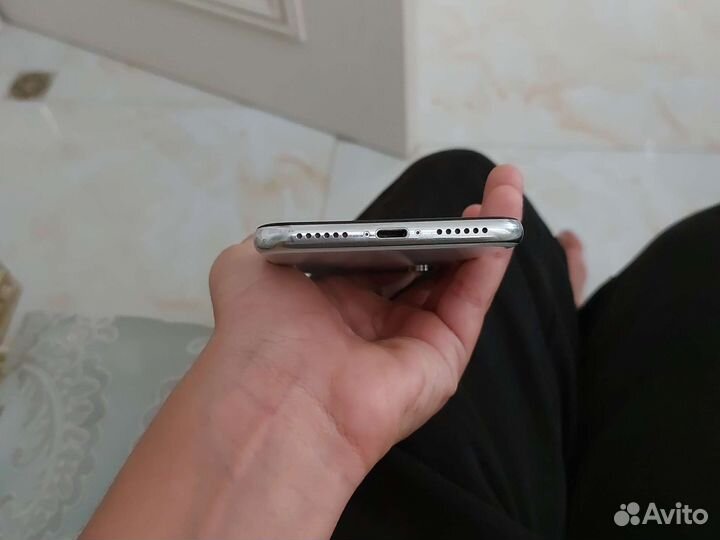 Телефон iPhone x