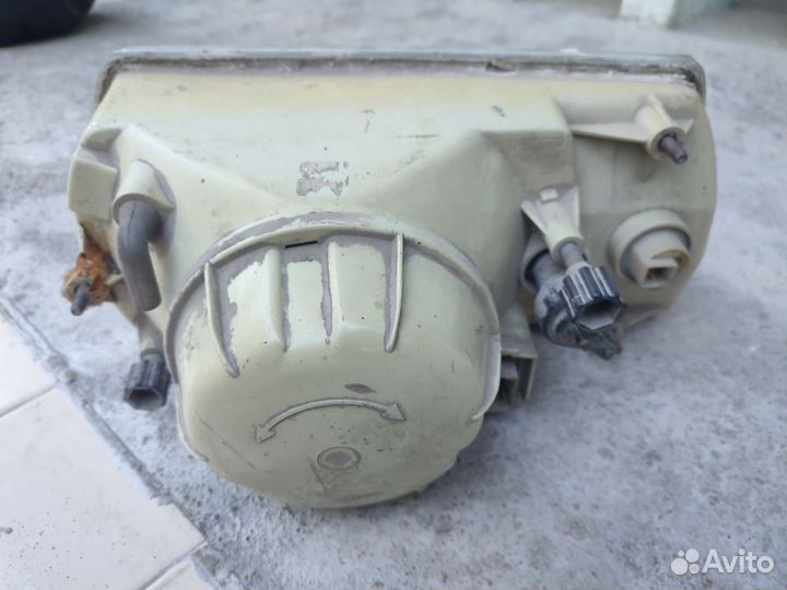 Фара Skoda Forman