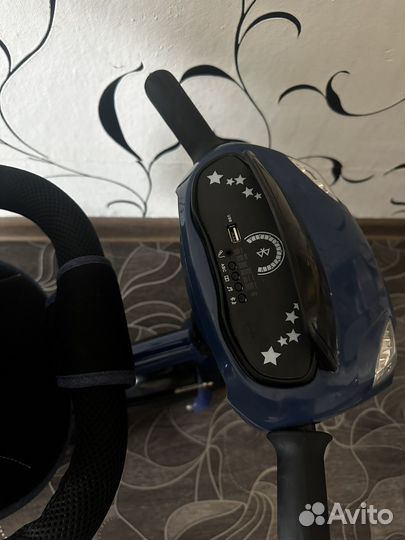 Детский велосипед с ручкой